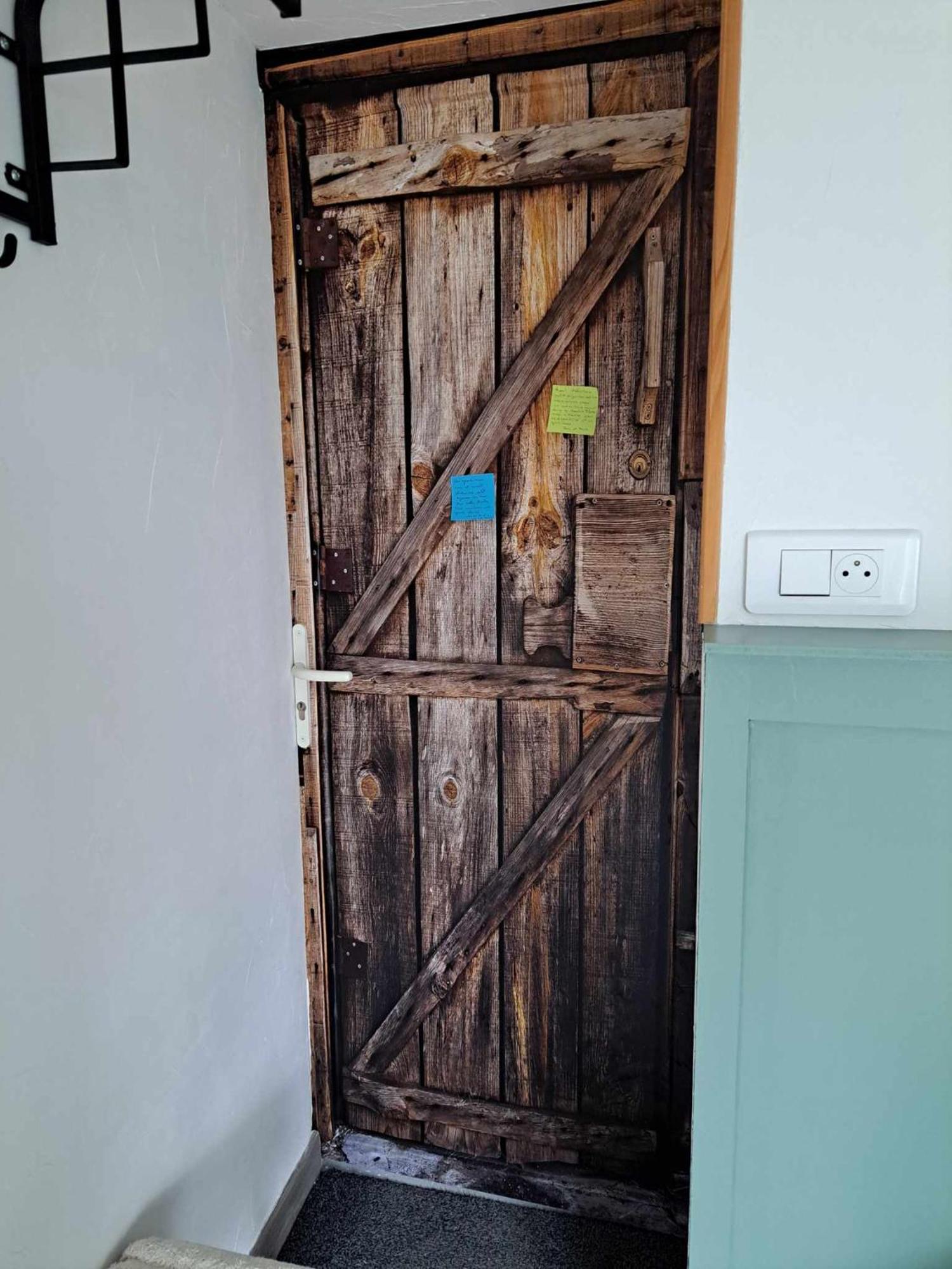 Au Charme D'Antan Acomodação com café da manhã Féron Exterior foto